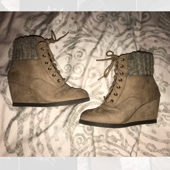 Shoes - Laced Up Tan Wedges